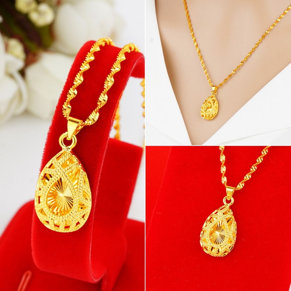 Set of beautiful necklaces and pendants 18K gold coating